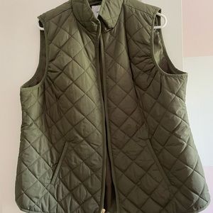 Old Navy Quilted Vest Size XL